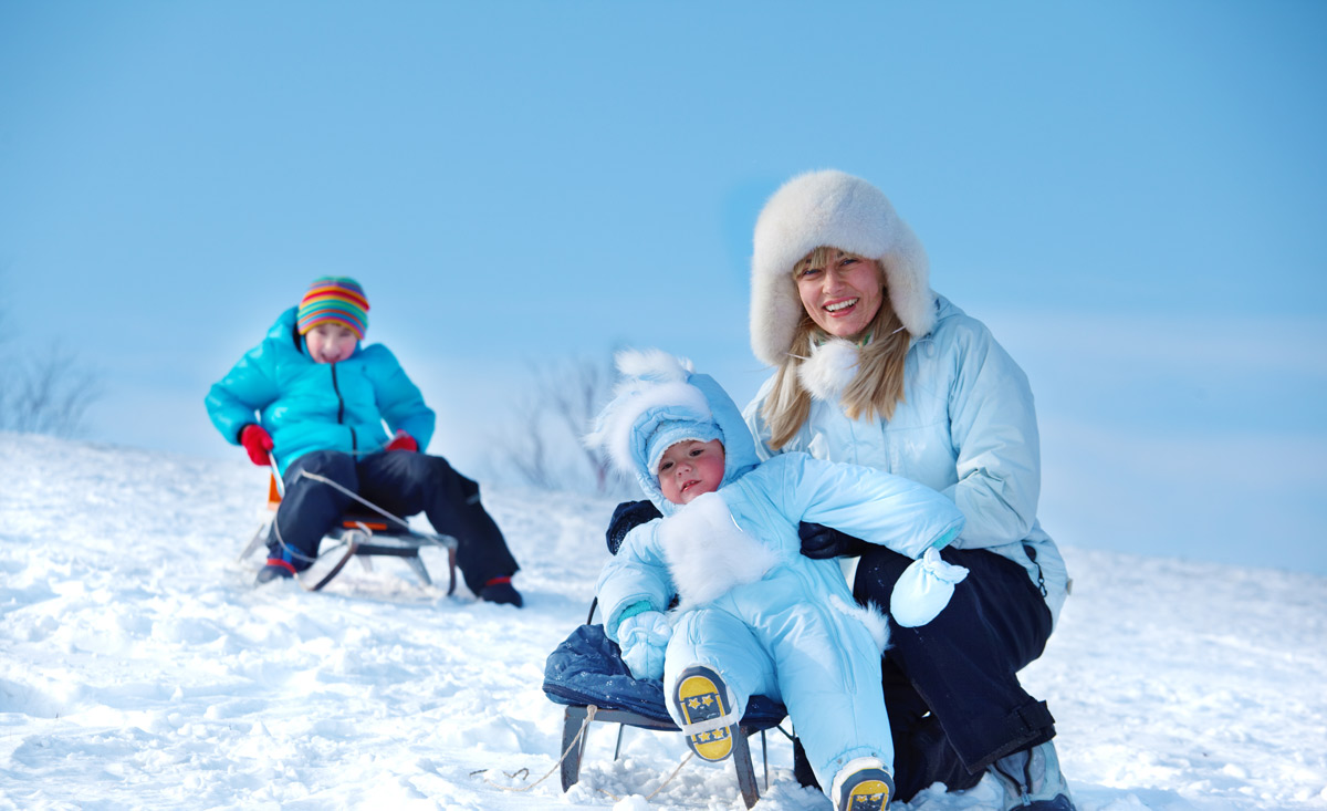 Winterfreude beim Skirulaub mit der Familie in der Schweiz